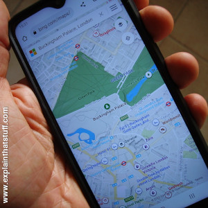 Navigating with GPS on a mobile cellphone