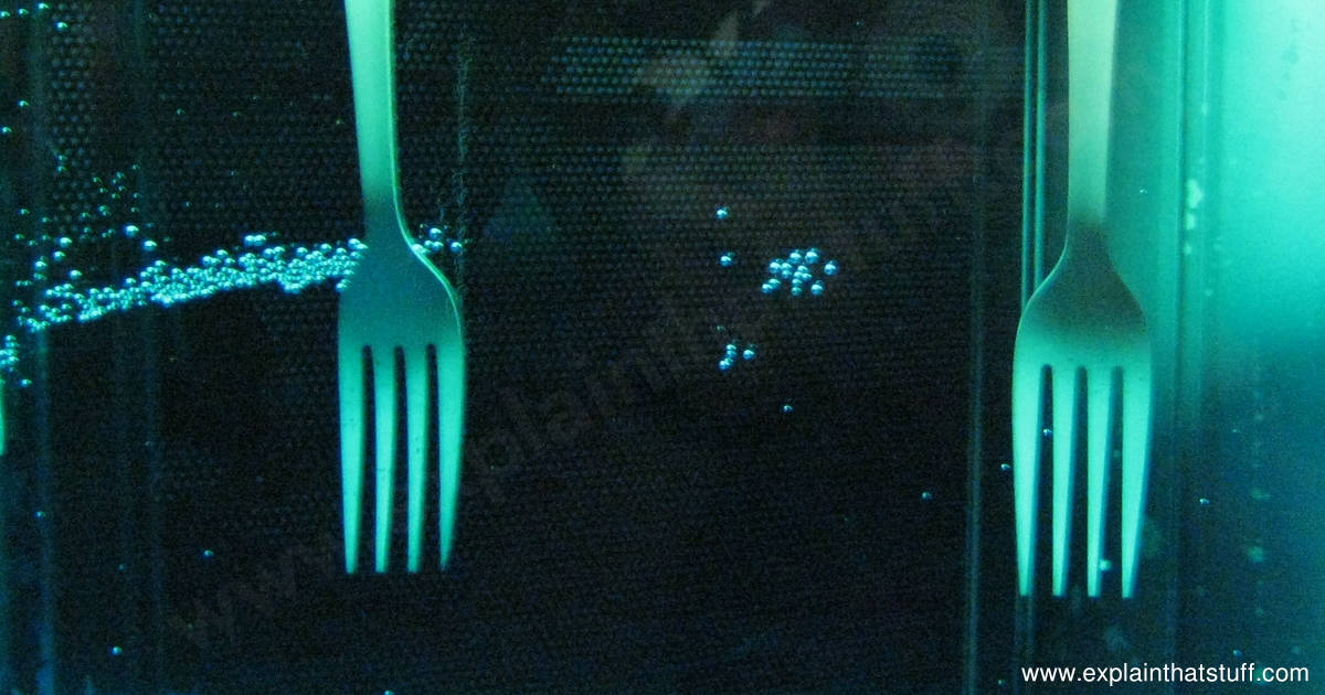 How electroplating works Explain that Stuff